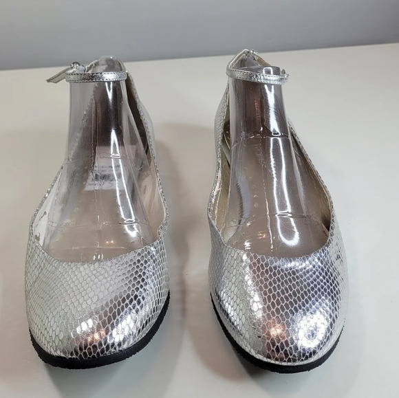 BCBG Silver Pauline Ankle Strap Wedge Shoes Size Women's 9.5 NEW with Defects - Picture 3 of 12